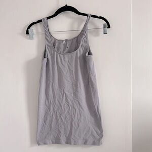 Aritzia Talula Babaton Tank Top skims like body fitting and same quality size L